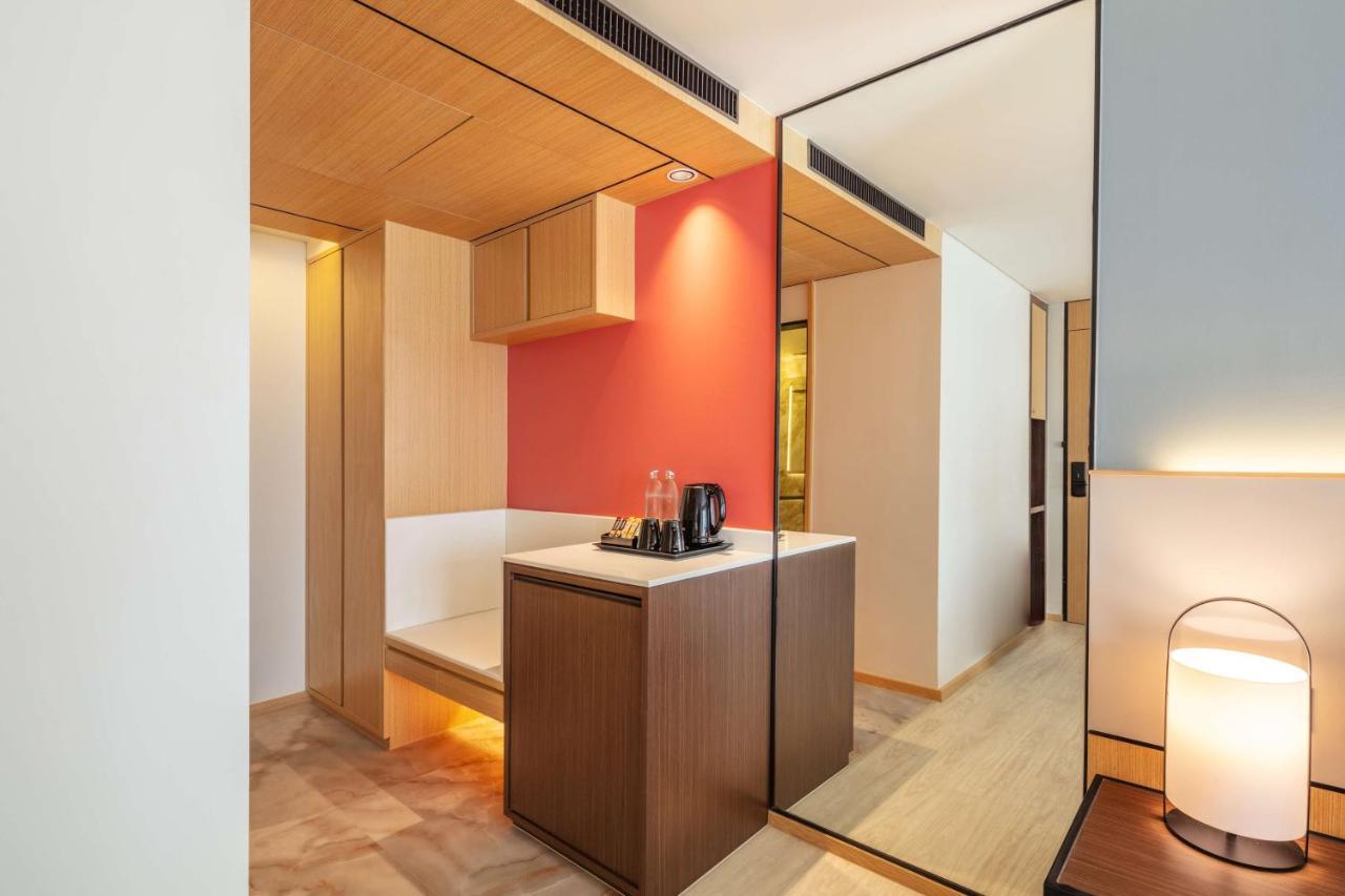 Best Western Click Sathorn 11 Банкок Екстериор снимка