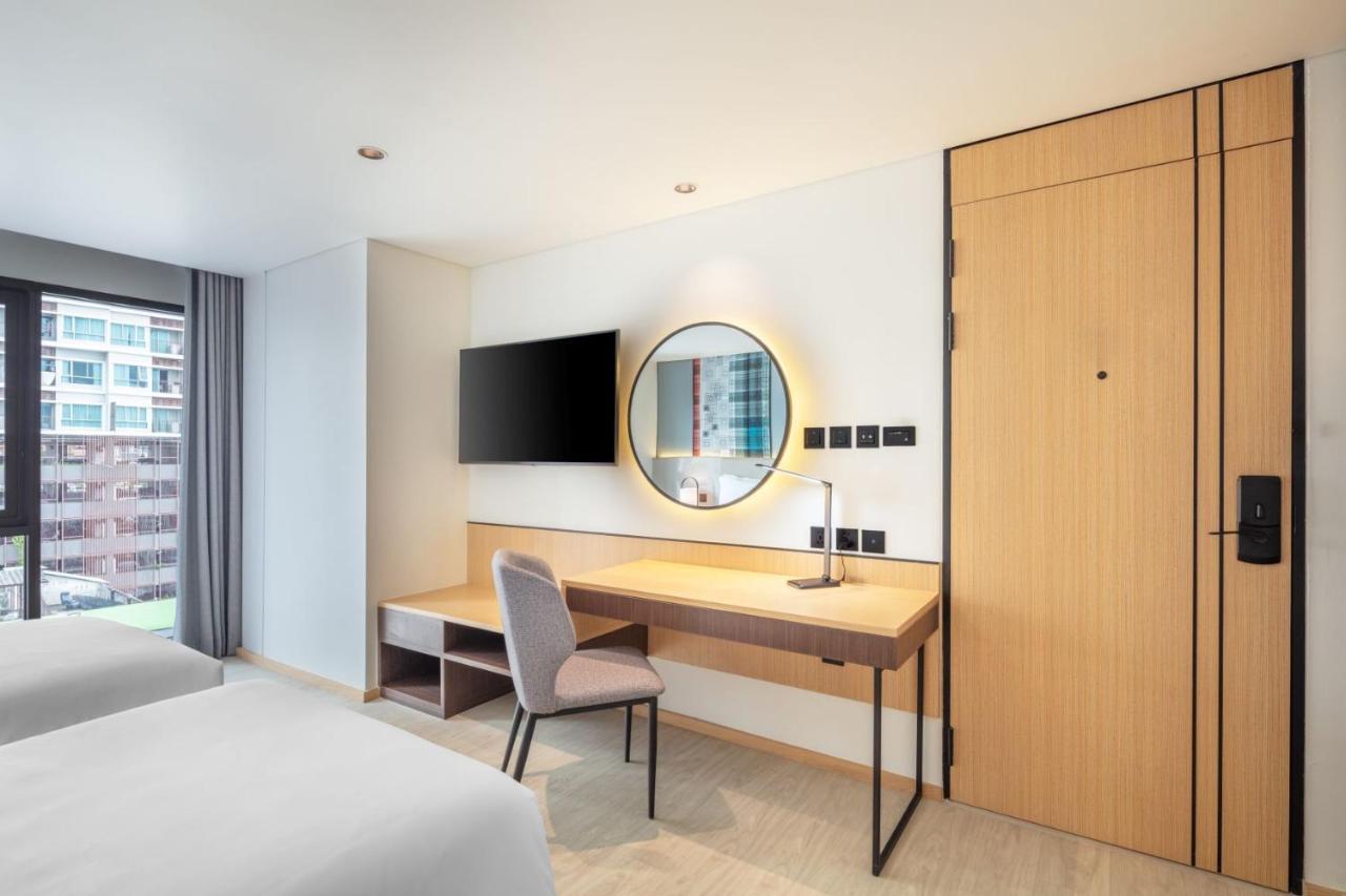 Best Western Click Sathorn 11 Банкок Екстериор снимка