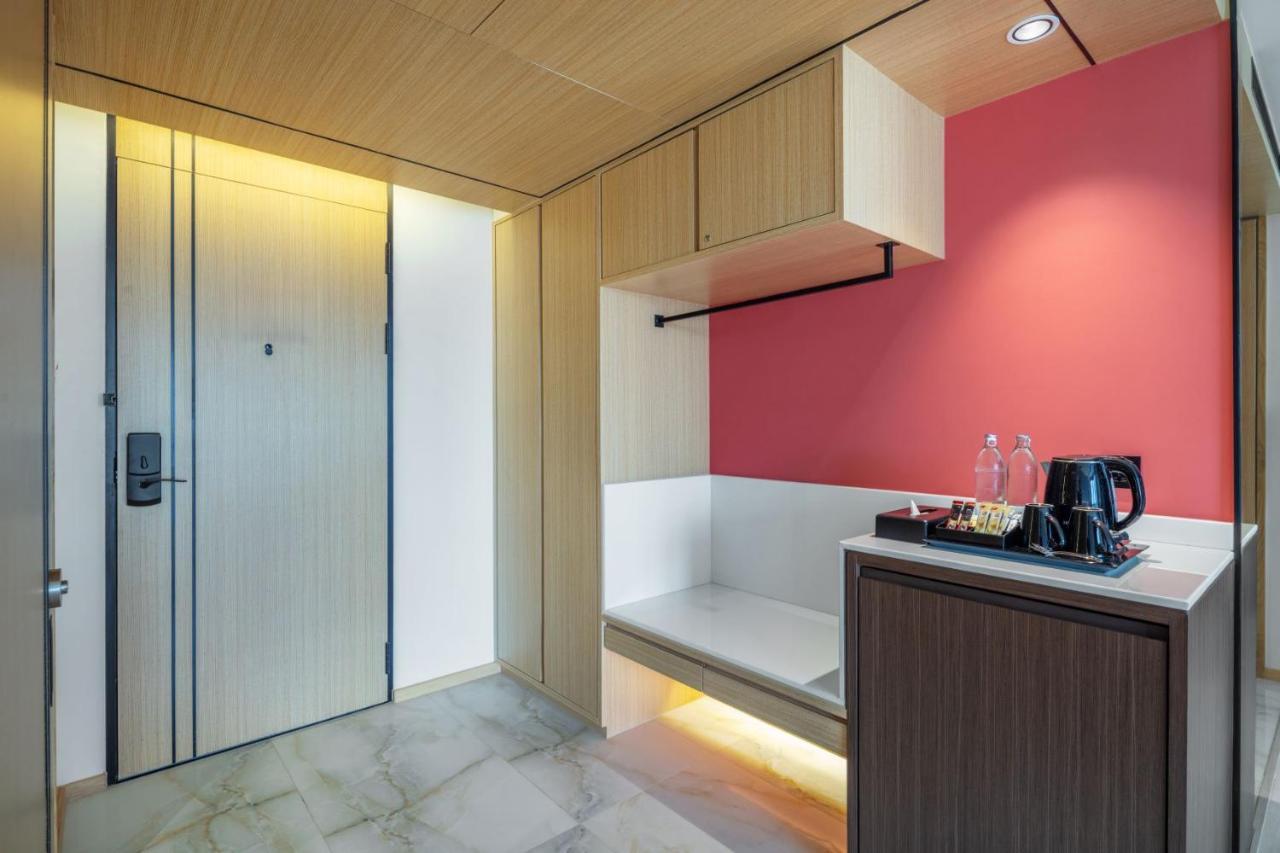 Best Western Click Sathorn 11 Банкок Екстериор снимка