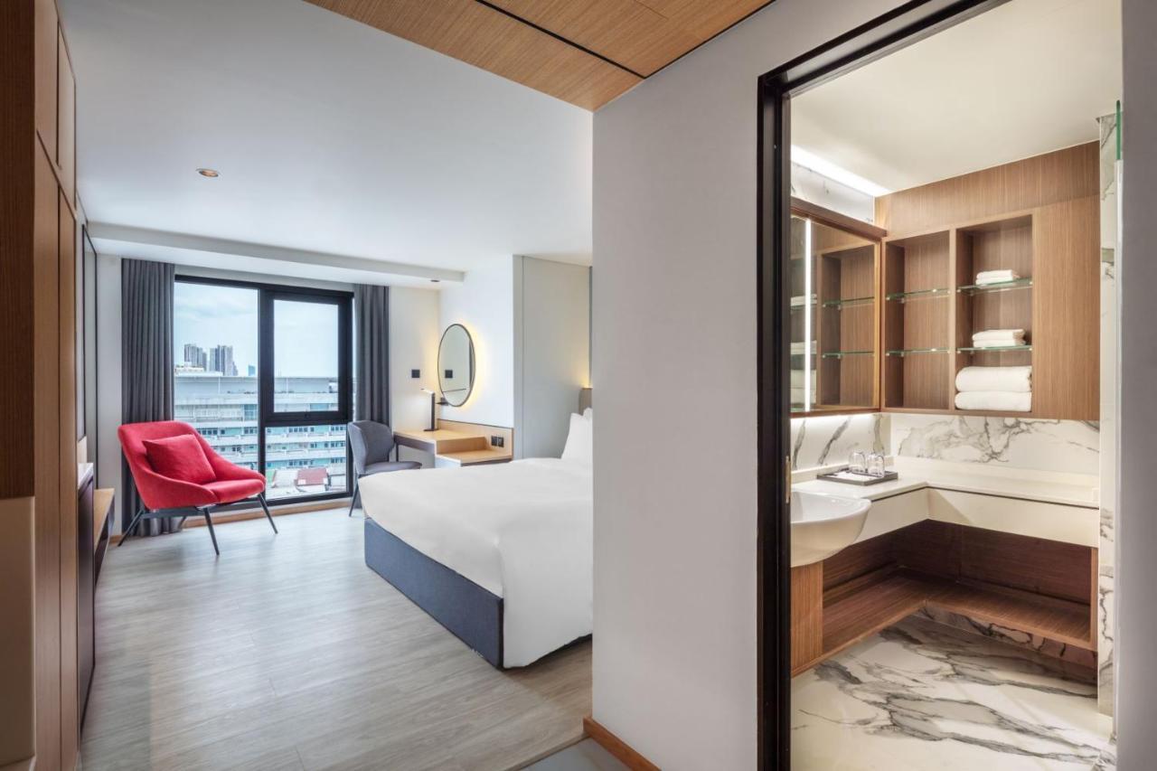 Best Western Click Sathorn 11 Банкок Екстериор снимка