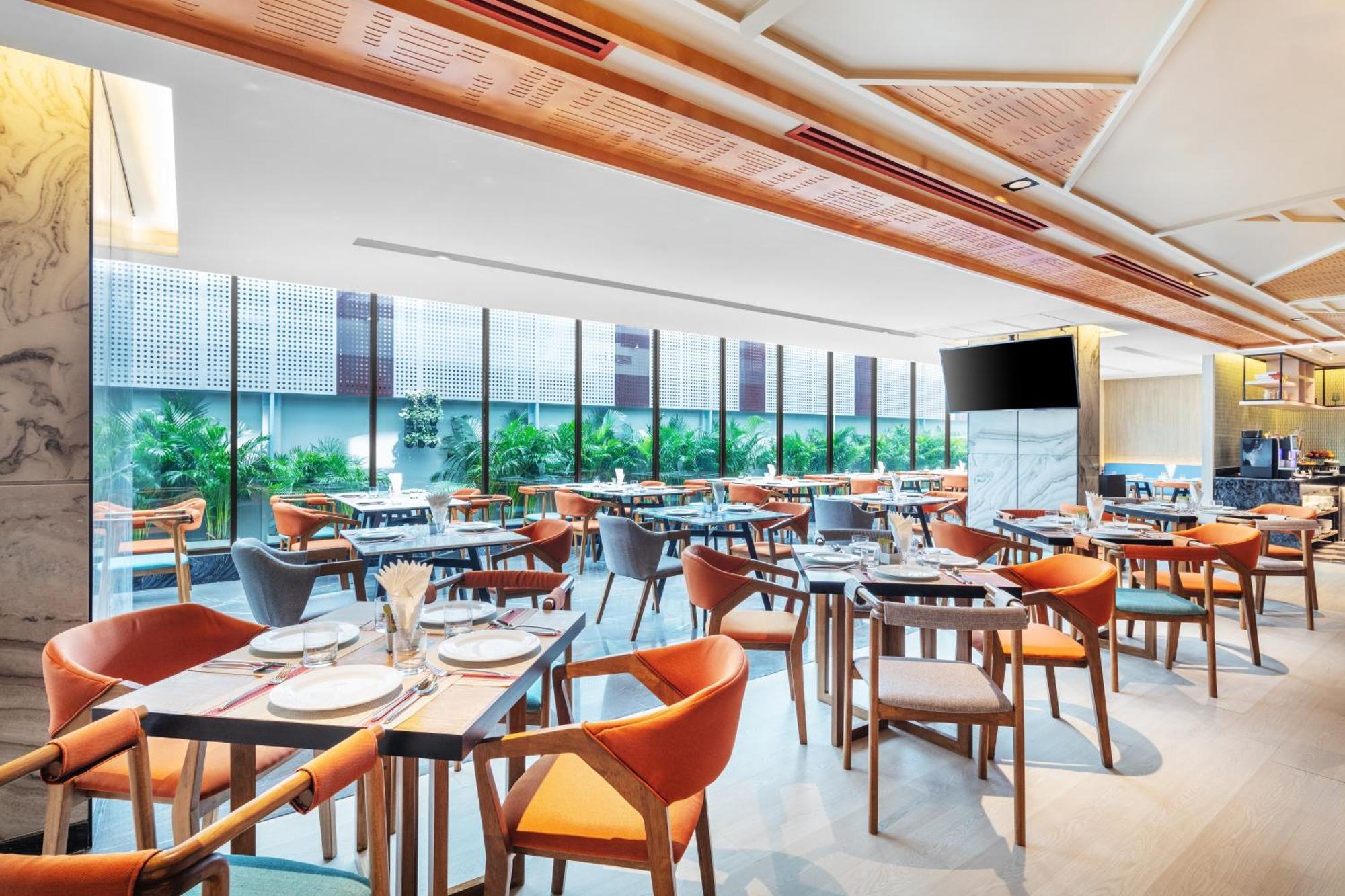 Best Western Click Sathorn 11 Банкок Екстериор снимка