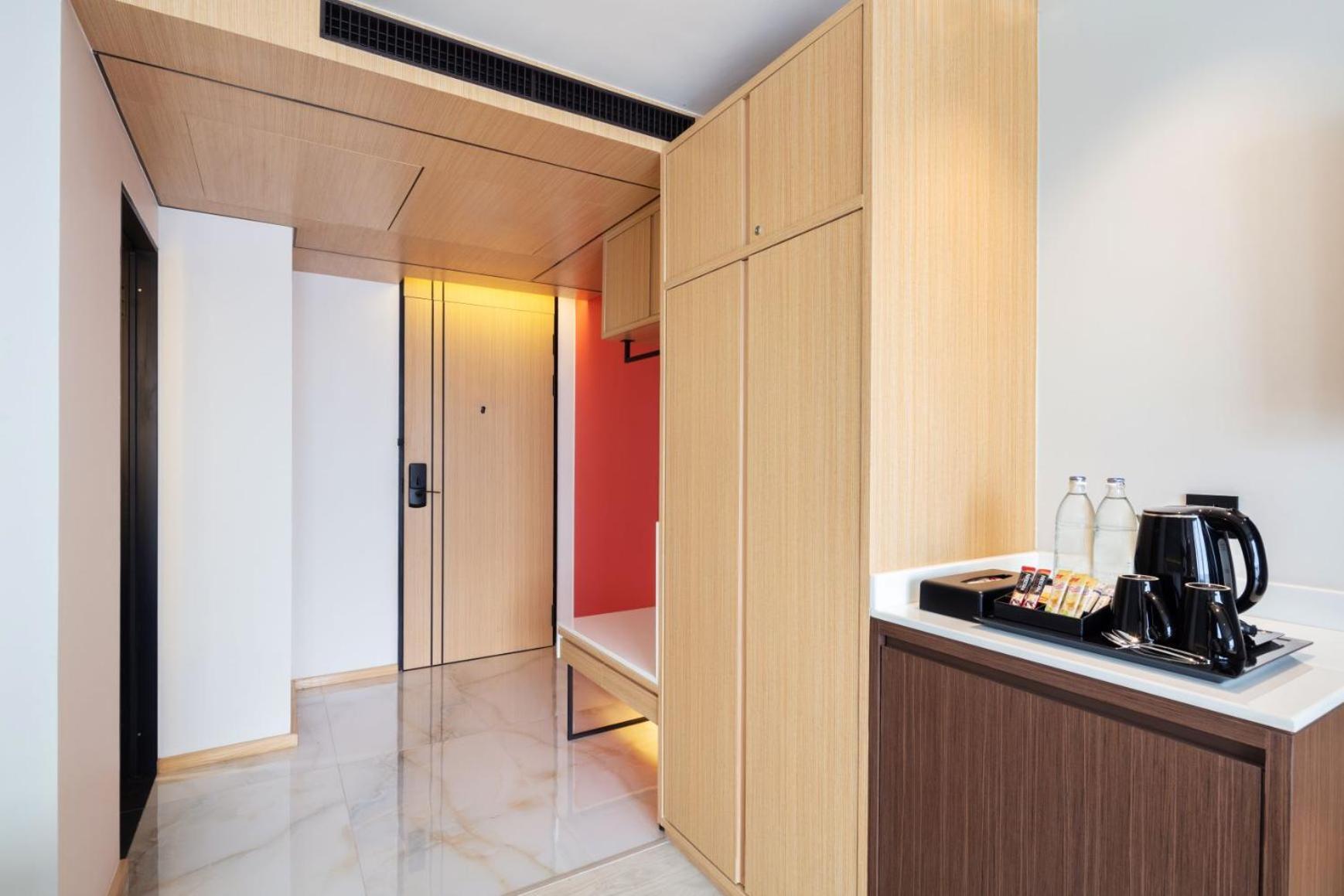 Best Western Click Sathorn 11 Банкок Екстериор снимка
