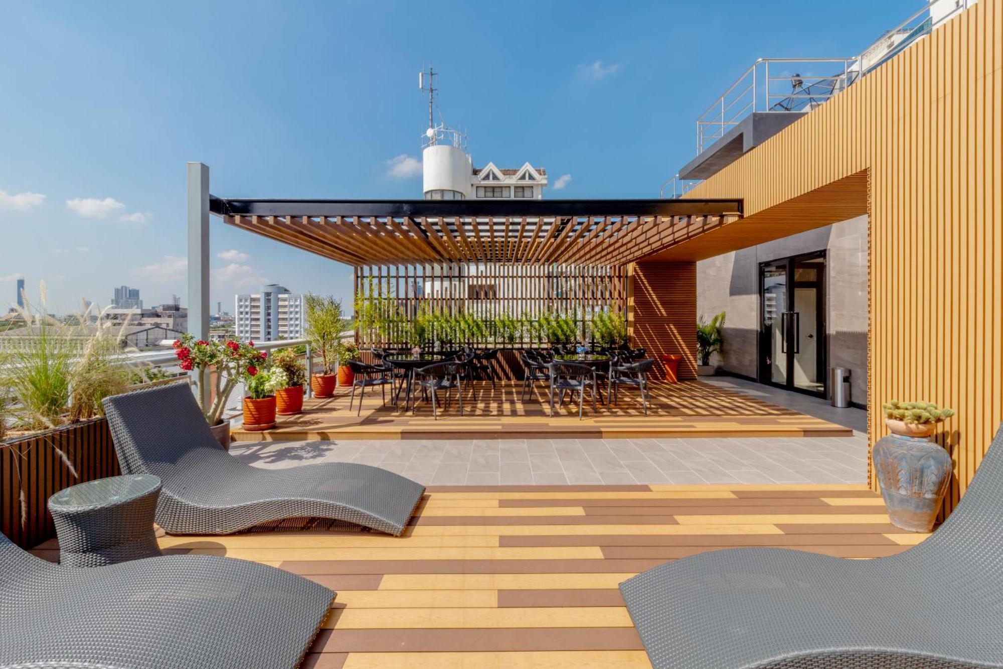 Best Western Click Sathorn 11 Банкок Екстериор снимка
